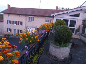 Ancienne ferme dans village